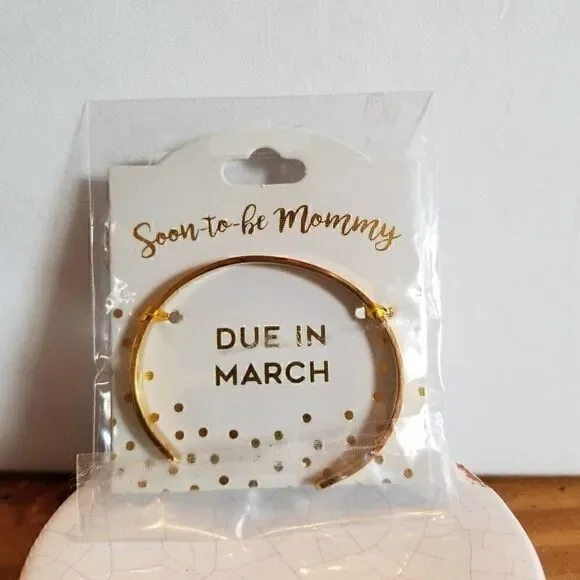 MARCH Soon To Be Mommy Due In Engraved Bracelet NEW - Picture 3 of 8